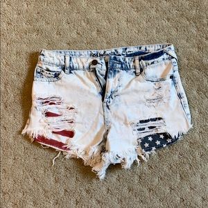 Cute Jean shorts, fit like xs